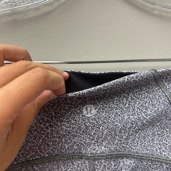 Lululemon Black, White & Grey Speckled Cropped Leggings - Picture 3 of 5
